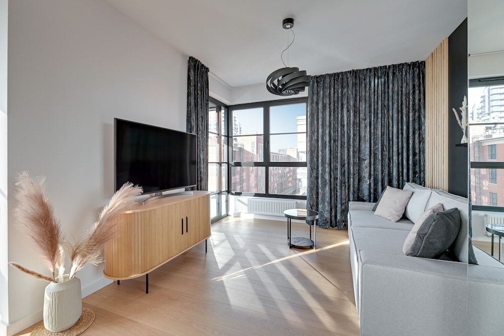 Grand Apartments Doki Living & Foodhall — 4-Star Luxury Hotel in Gdansk, Poland