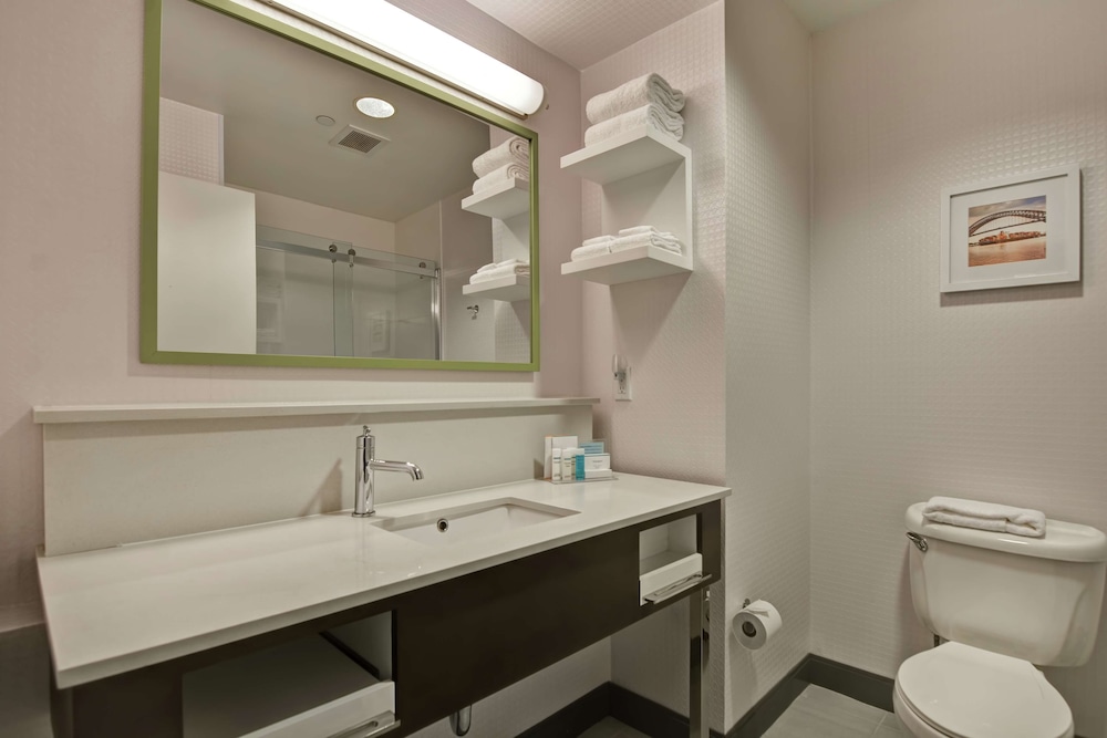 Hampton Inn & Suites Newark Harrison Riverwalk - photo 19
