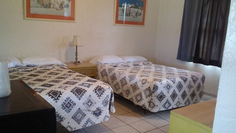 Ocean Crest Motel - photo 8