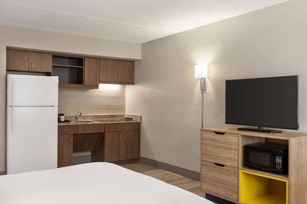 Days Inn by Wyndham Cocoa Beach Port Canaveral - photo 14