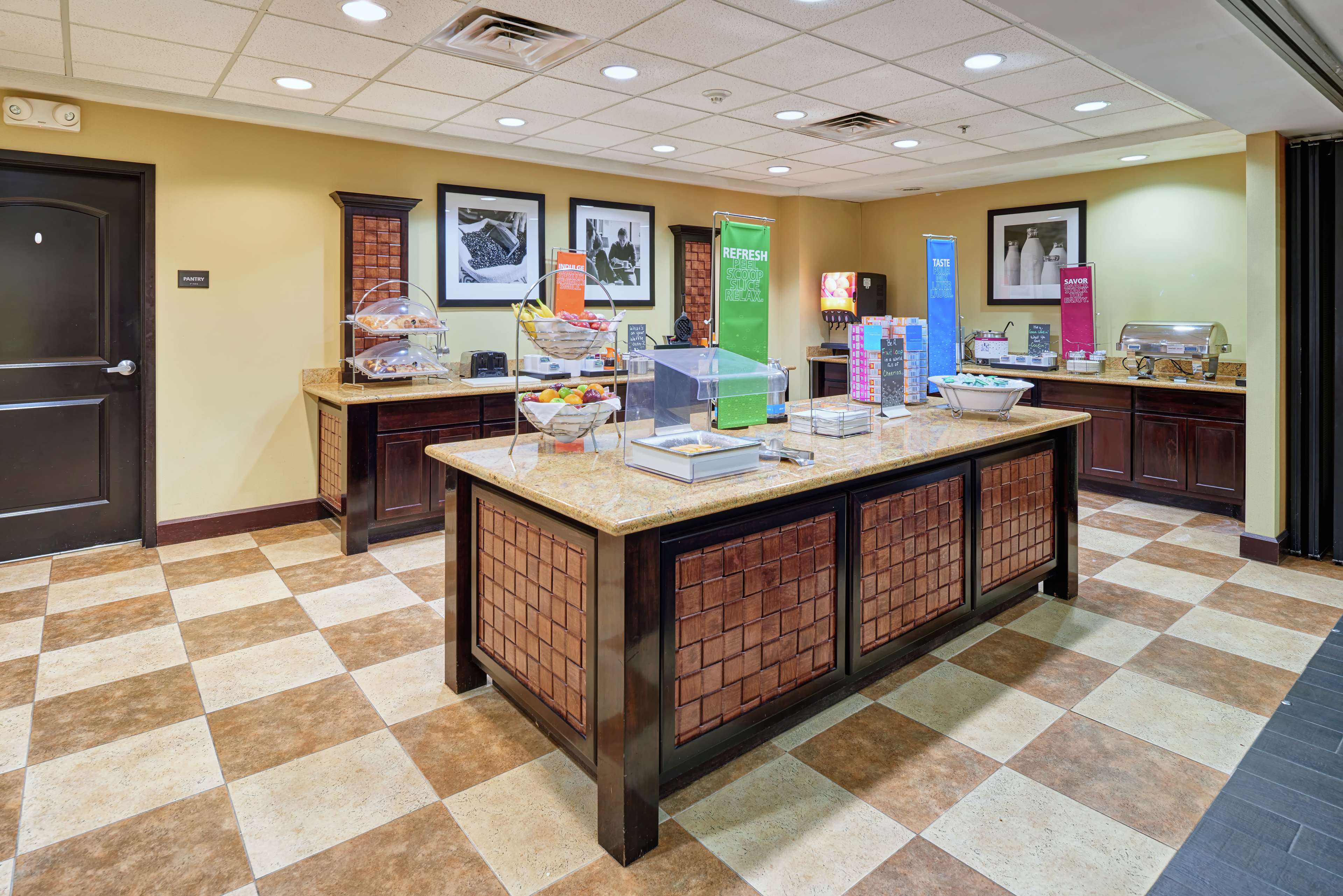 Hampton Inn Sweetwater - photo 13