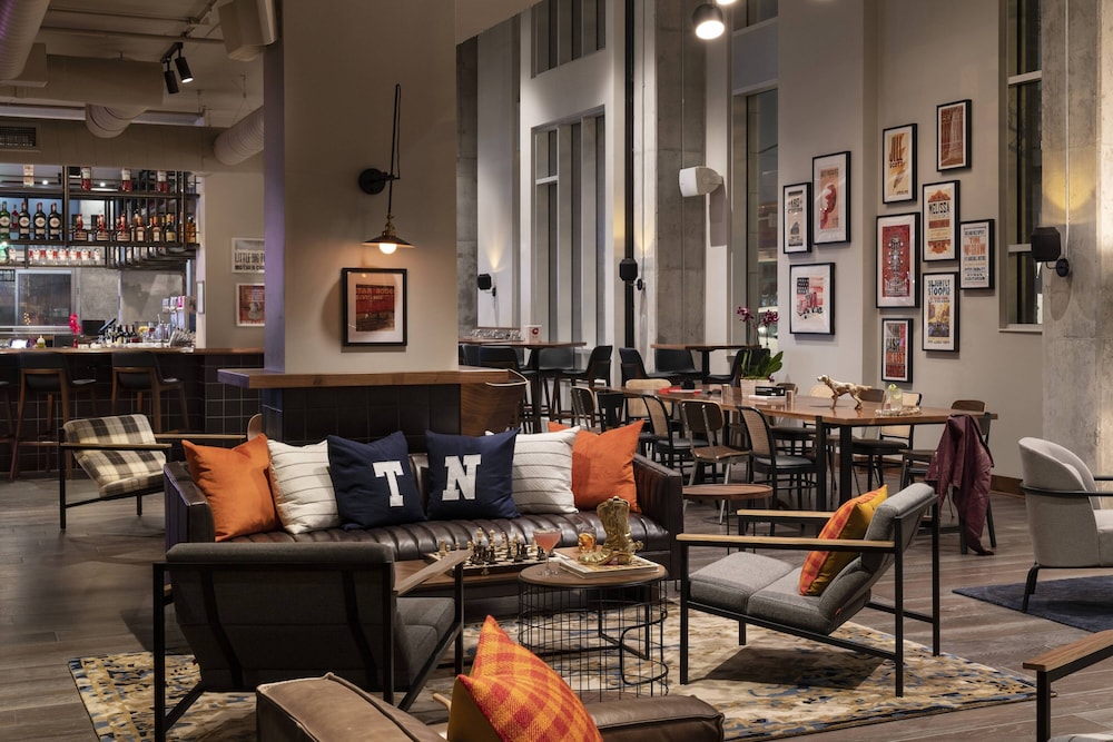 Moxy Nashville Vanderbilt Area - photo 3