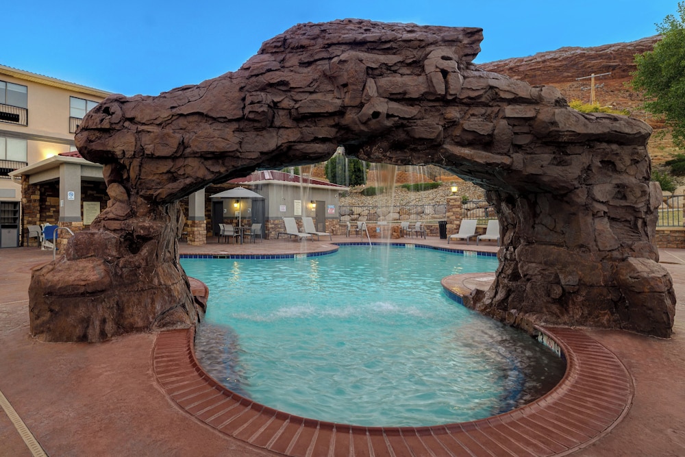 Holiday Inn Express & Suites Moab by IHG - photo 46