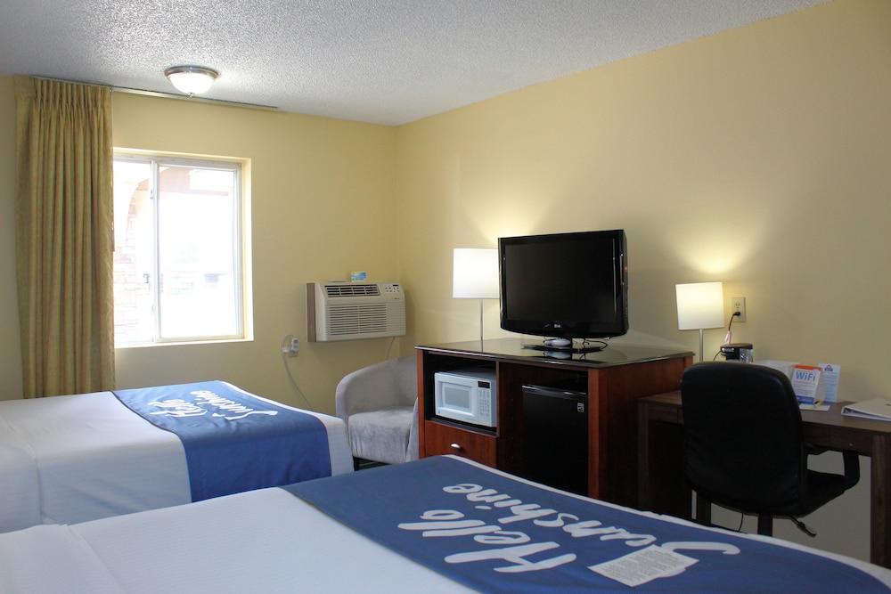 Days Inn & Suites by Wyndham Gunnison - photo 21