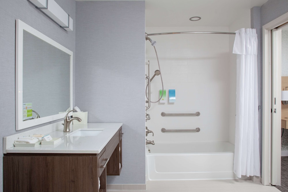 Home2 Suites by Hilton Bloomington - photo 13