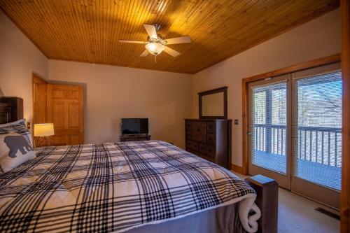 Lazy Bear Inn - photo 9