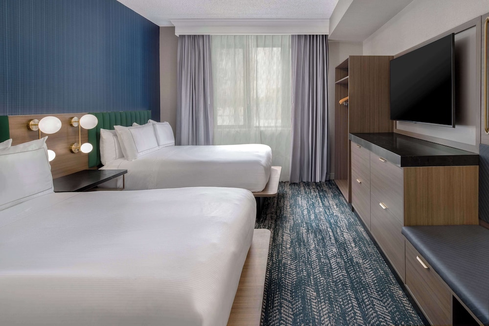 DoubleTree Suites by Hilton Hotel Mt. Laurel - photo 11