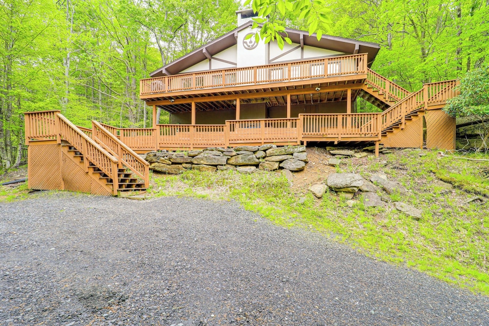 Family Home 2 Mi to Beech Mountain Ski Resort in Banner Elk, United States