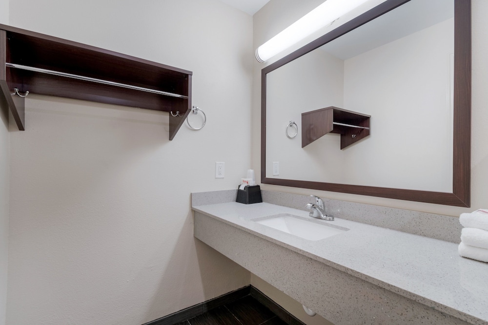 Red Roof Inn Houston Spring North - photo 17