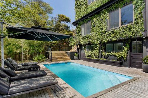 The Pines Men Only Stay — hotel near Long Island MacArthur Airport