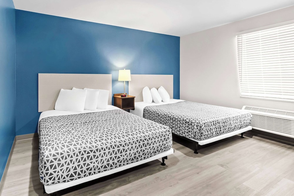 WoodSpring Suites South Houston Hobby - photo 23
