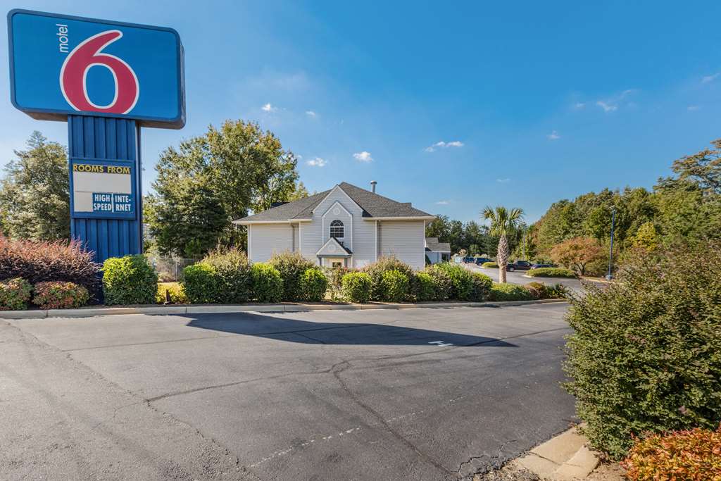 Motel 6 Simpsonville SC Greenville - featured photo