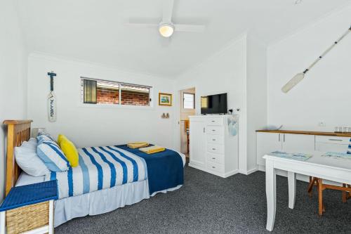 Jado On The Lake Jervis Bay — Tomerong
