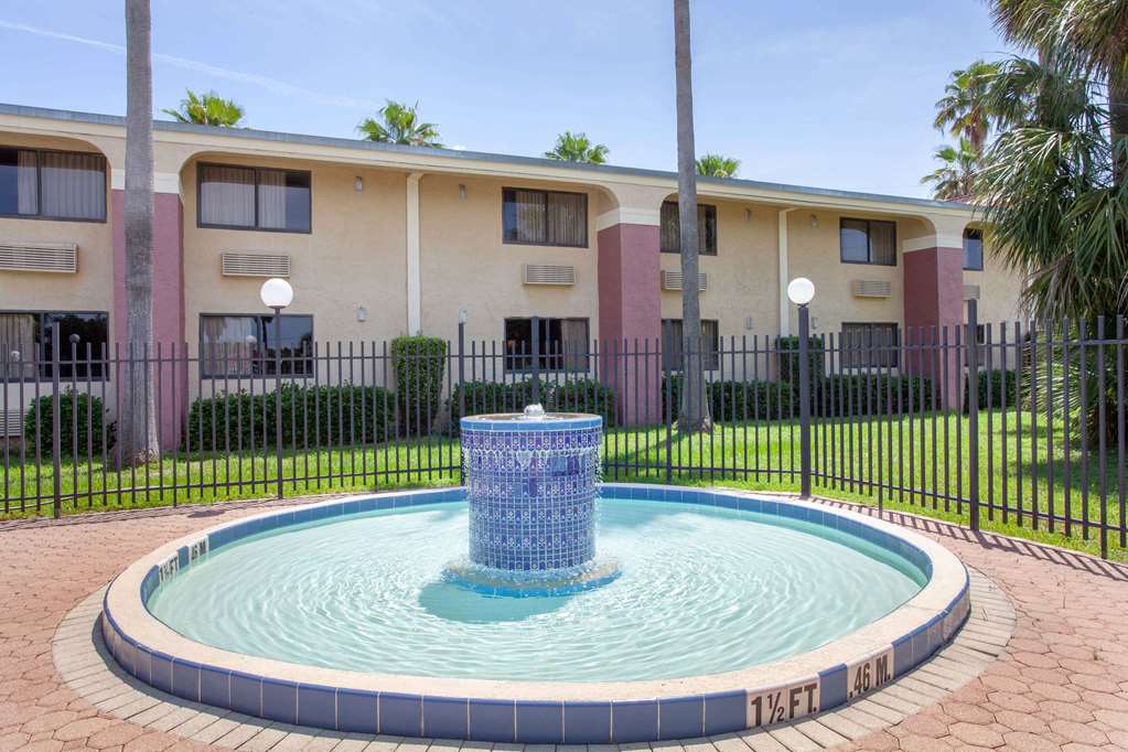 Ramada by Wyndham Davenport Orlando South - photo 10