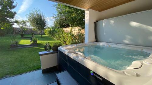 B&B Le Jardin de Sophie — 4-Star Luxury Hotel in Geraardsbergen, Belgium