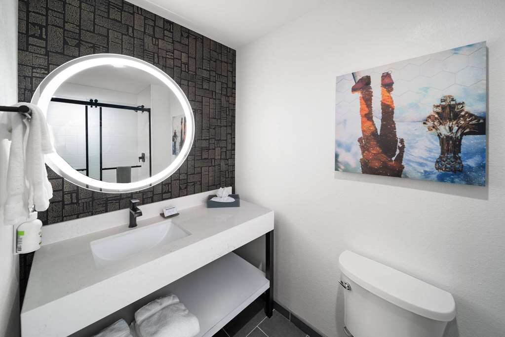 La Quinta Inn & Suites by Wyndham Austin Parmer Tech Ridge - photo 11