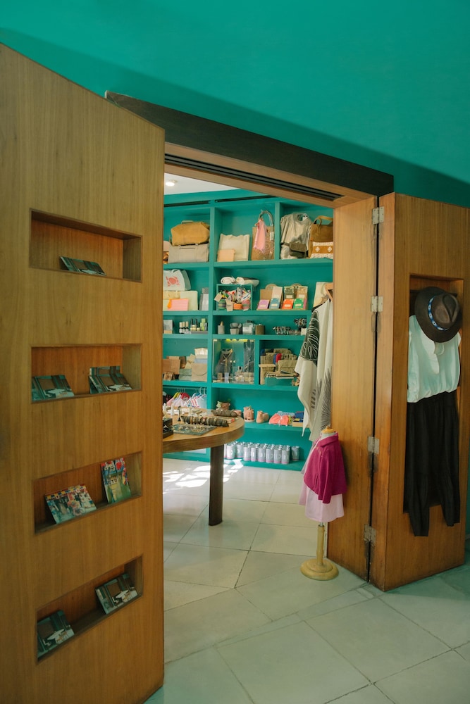Gift shop