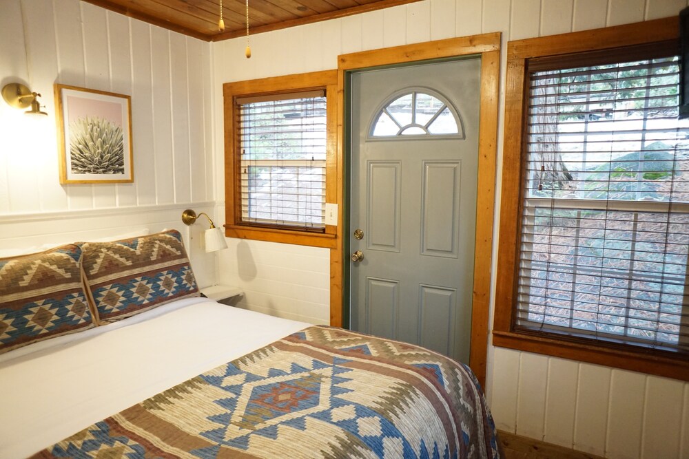 Shaver Lake Village Hotel - photo 48