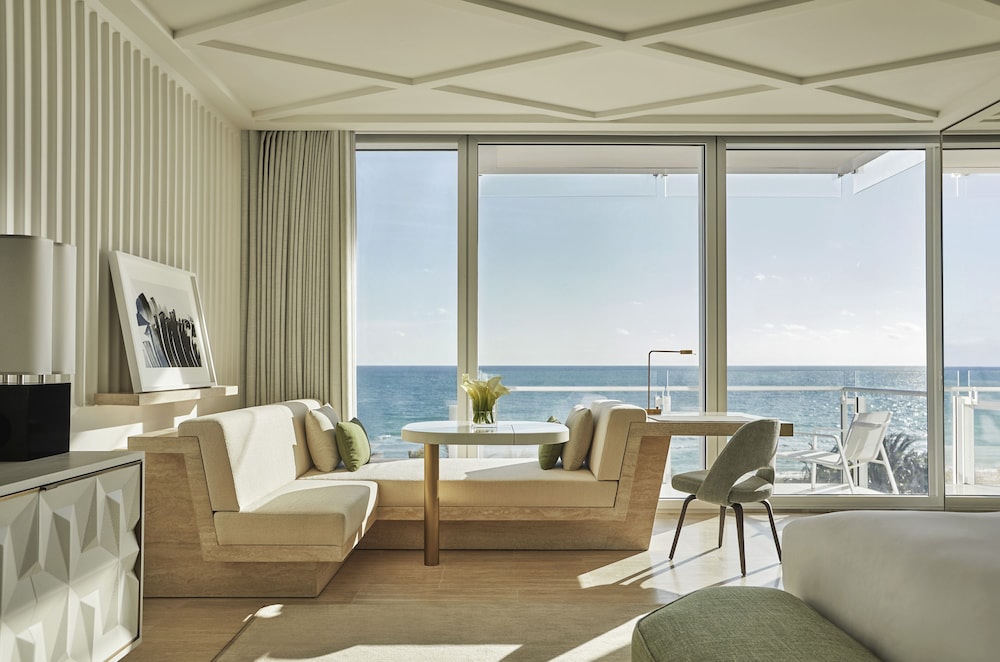 Four Seasons Hotel at The Surf Club - photo 32