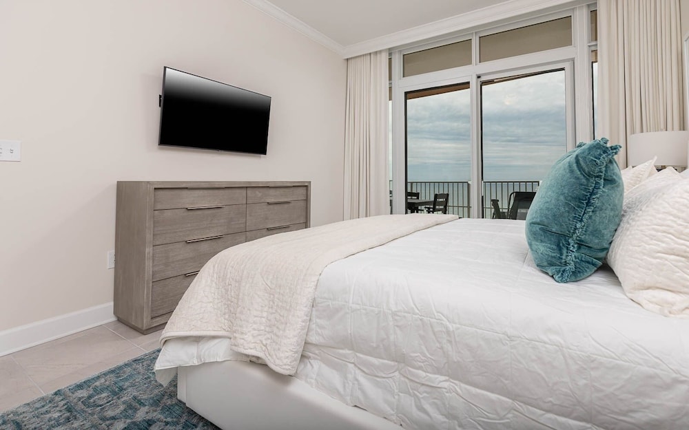 Phoenix Gulf Tower 1004 4 Bedroom Condo - photo 6