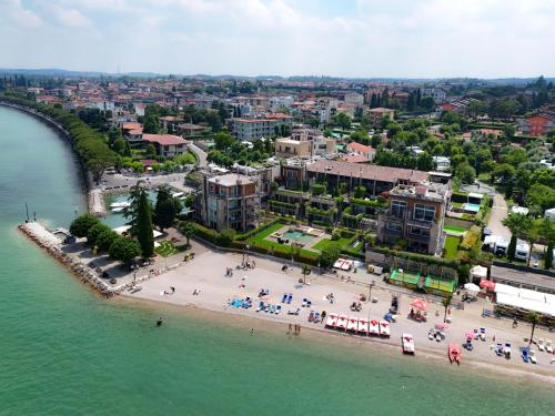 Dolceriva The Lakefront Suite — 4-Star Luxury Hotel in Peschiera Del Garda, Italy