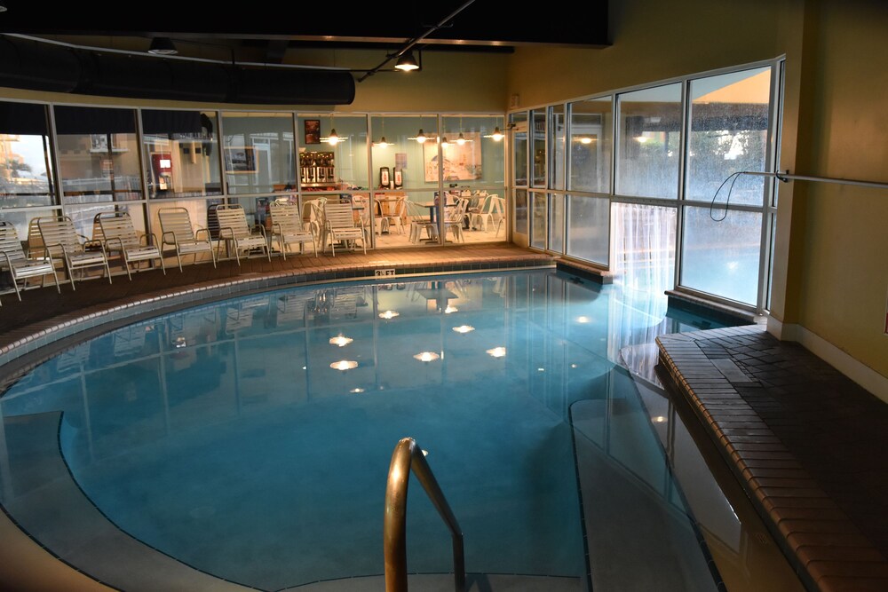 Pelican Beach Resort & Conference Center - photo 40