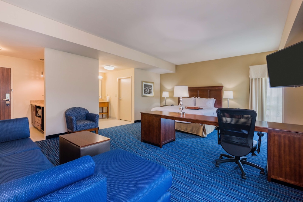 Hampton Inn & Suites Downtown Owensboro Waterfront - photo 10