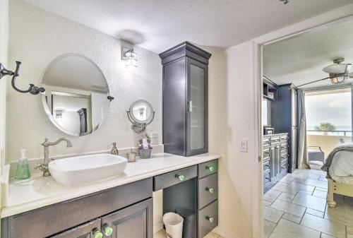 Gulf View Hudson Condo in Waterfront Resort - photo 15