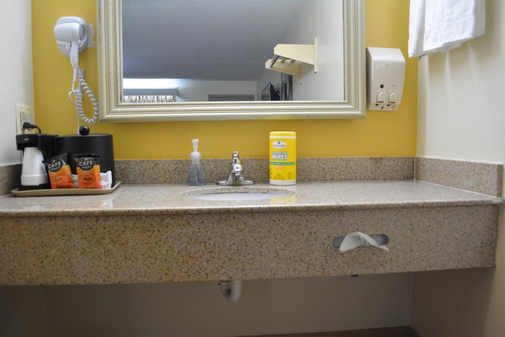 Southern Inn Lumberton - photo 36