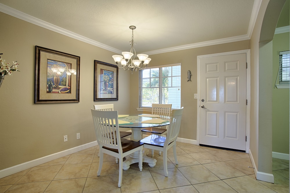 Barefoot Beach Resort - photo 14