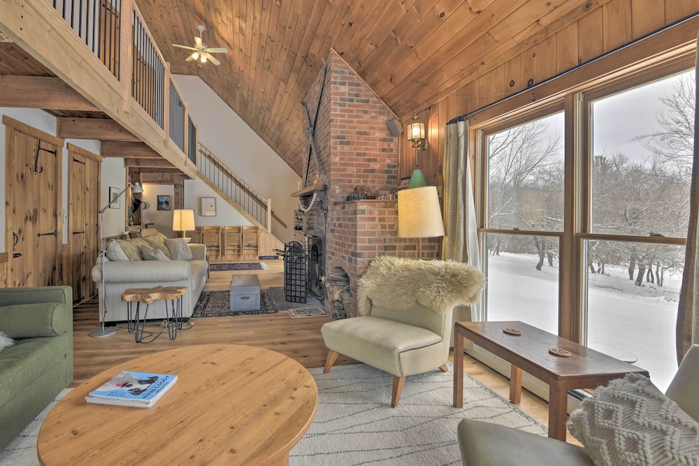 Upscale Montgomery Cabin Near Jay Peak Resort - photo 18