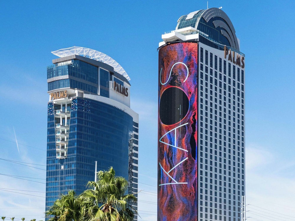 Palms Place Condo Hotel & Casino - photo 2