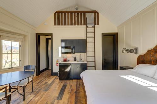 South Main Residences by Surf Hotel - photo 7