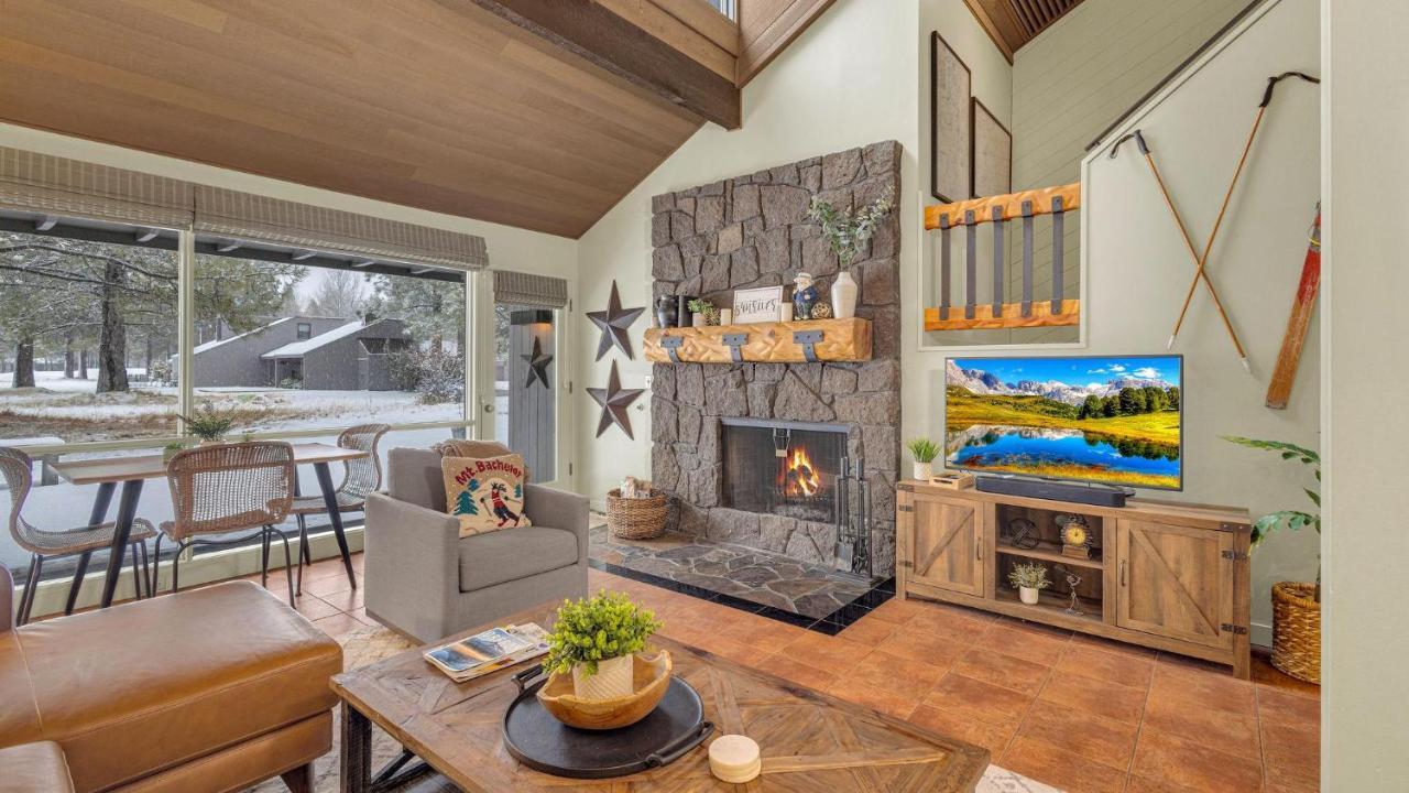 Meadow House Unit 56 — 4-Star Luxury Hotel in Sunriver, United States