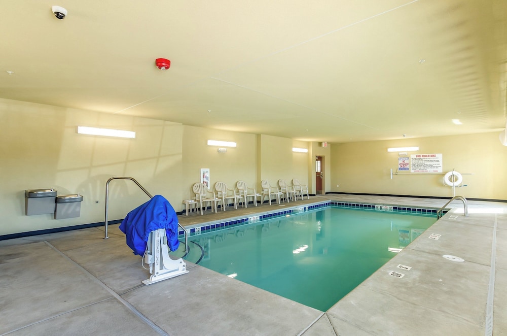 Cobblestone Hotel & Suites Gering Scottsbluff - photo 30