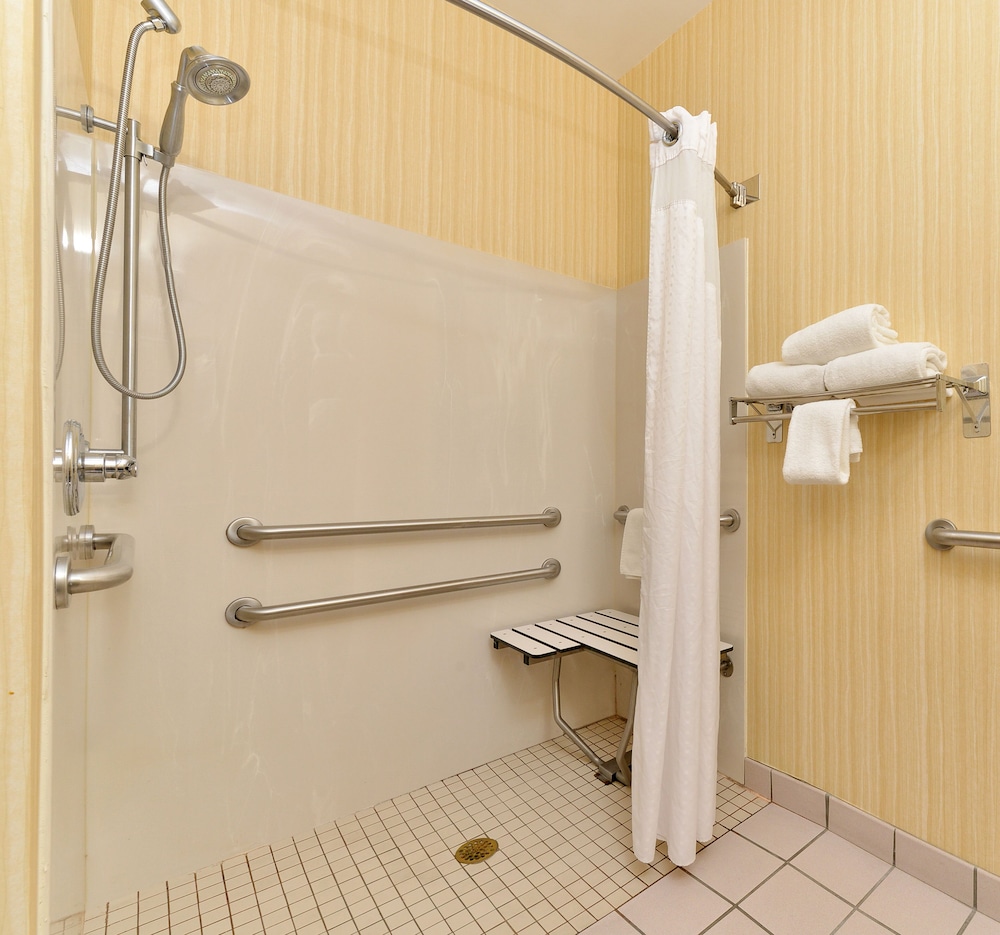 Candlewood Suites Winchester by IHG - photo 32