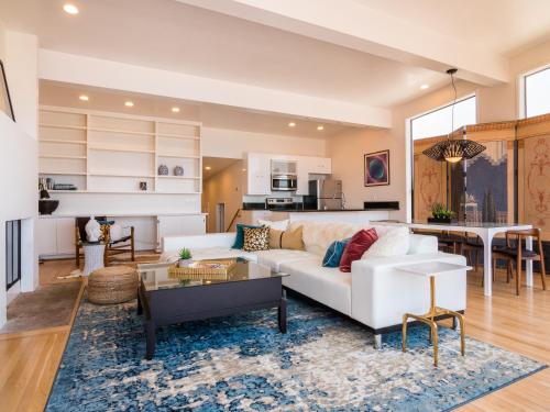 La Jolla Condo Oceanview Zen and Coastal Charm — 4-Star Luxury Hotel in San Diego, United States