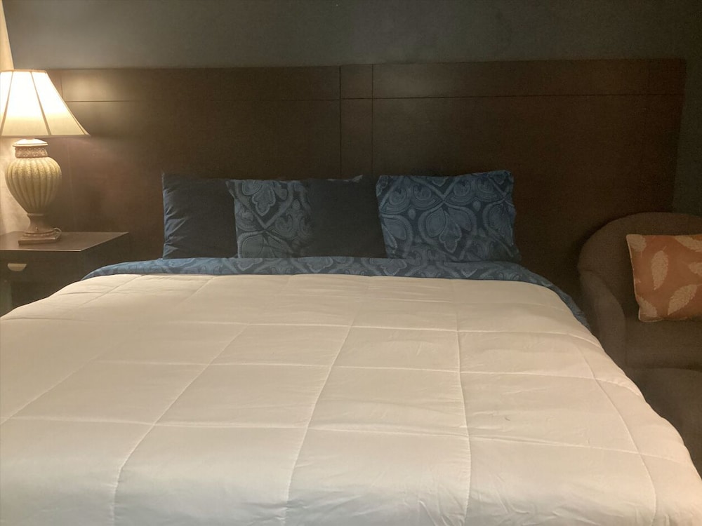 Sunflower Inn — hotel in Hutchinson