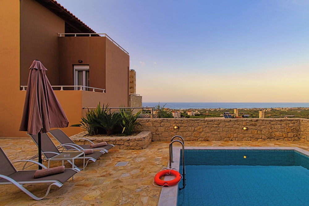 Theo Villas — 4-Star Luxury Hotel in Kolympari, Greece