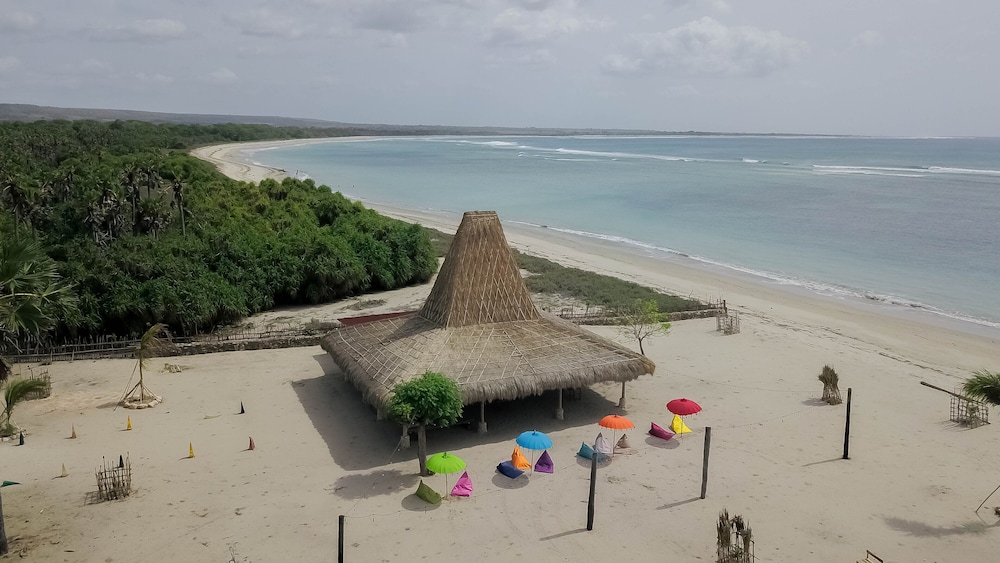 Costa Beach Resort Club — Waingapu