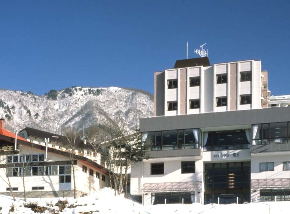 Hotel Chalet Ryuo - carbon neutral hotel in Nagano