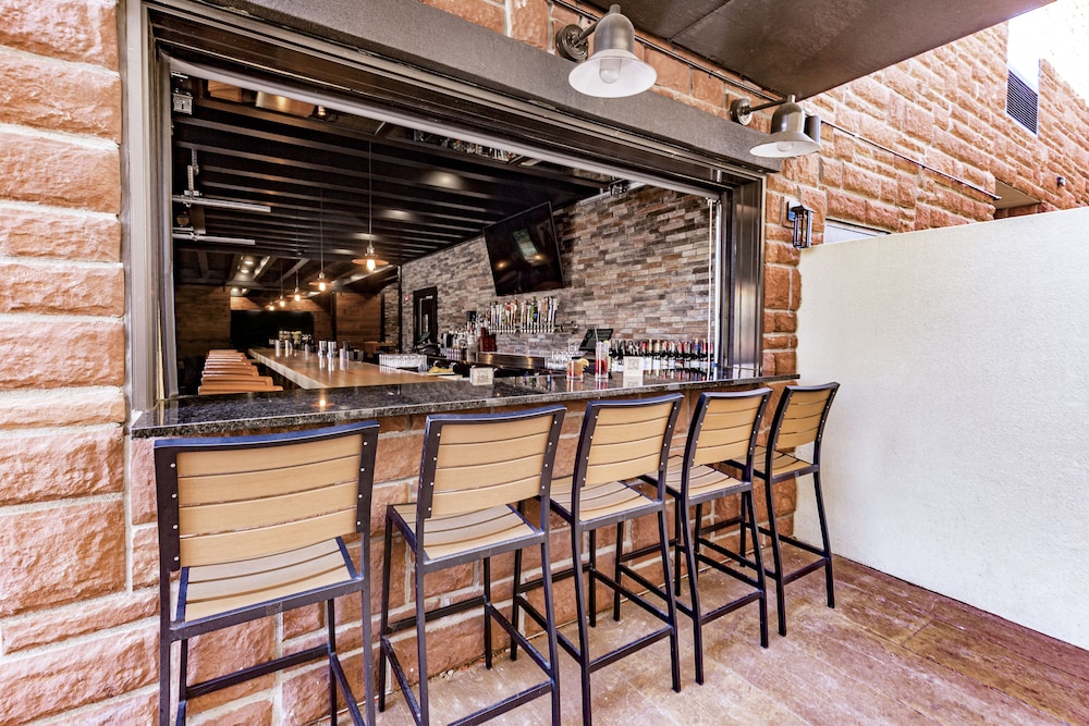 Cobblestone Hotel & Suites Superior Duluth - photo 50