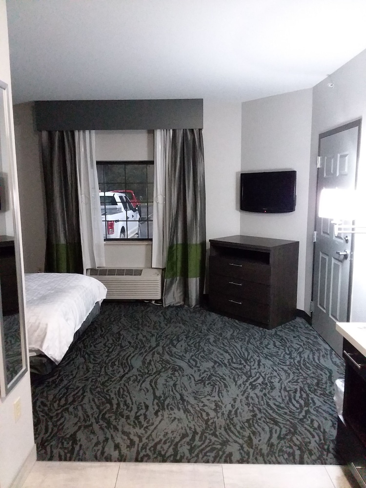 Candlewood Suites Knoxville Airport Alcoa by IHG - photo 17