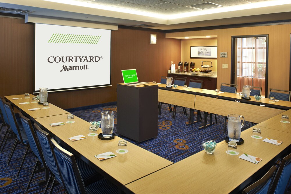 Courtyard by Marriott Cincinnati Covington - photo 32