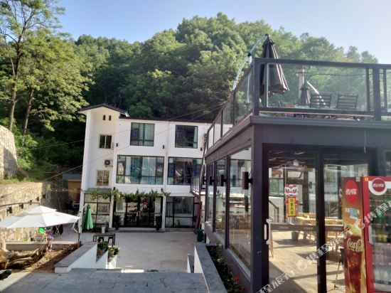 QIan na meisu hotel laojunshan Zhonglingsuodao in Luanchuan Chengguanzhen, People's Republic of China