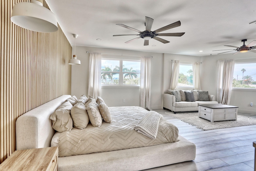 Villa At Bahia Shores Whole Property — 4-Star Luxury Hotel in Saint Pete Beach, United States