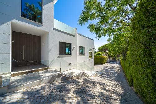 Villa Sole in Quinta do Lago by LovelyStay — 4-Star Luxury Hotel in Faro, Portugal