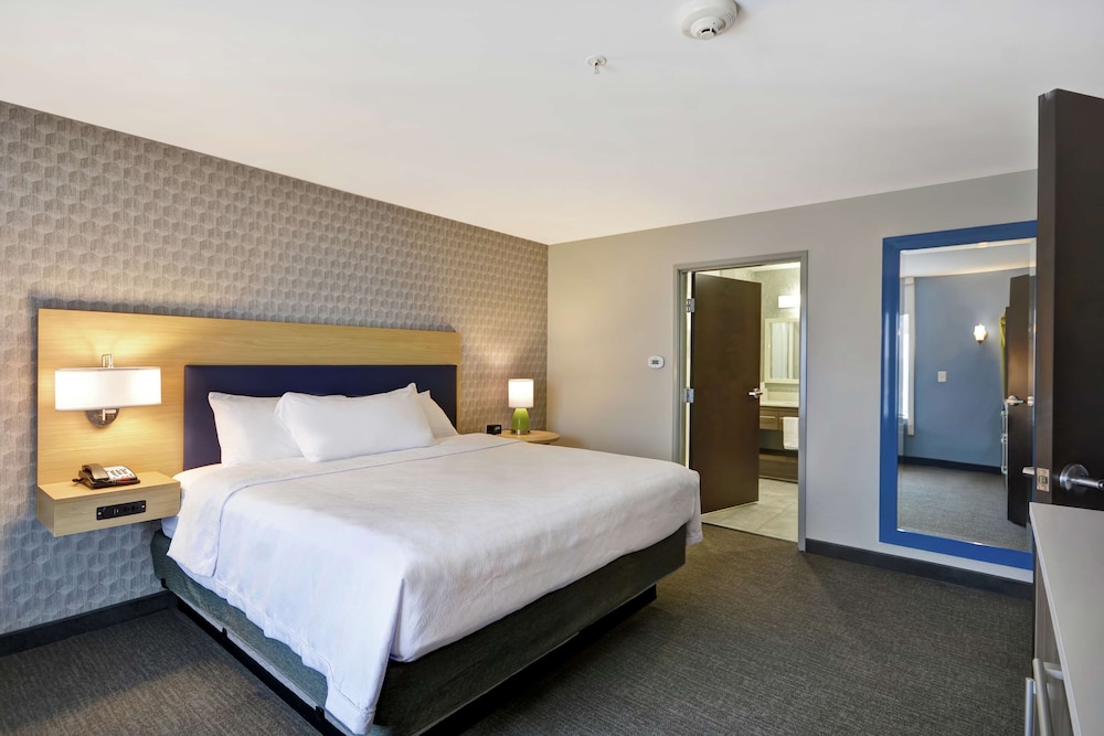 Home2 Suites by Hilton Grand Rapids North - photo 17