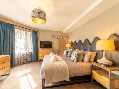 Holiday Home Tolcarne by Interhome — 4-Star Luxury Hotel in Newquay, United Kingdom