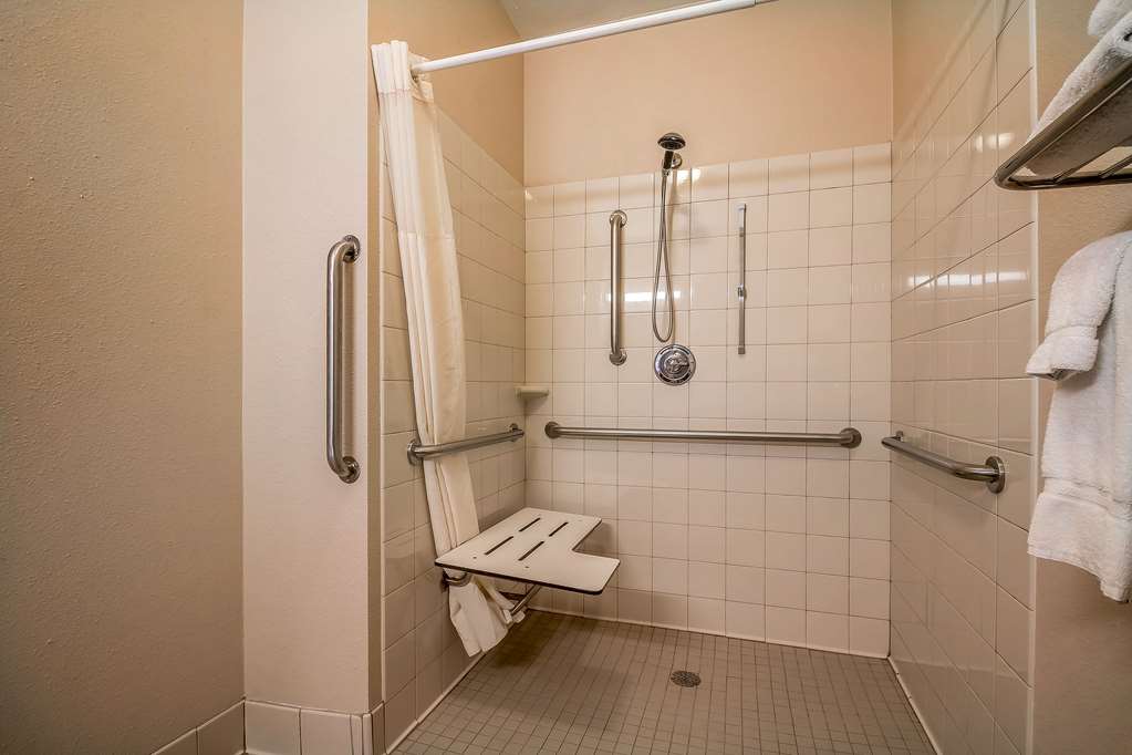 Quality Inn Coralville Iowa River Landing - photo 19